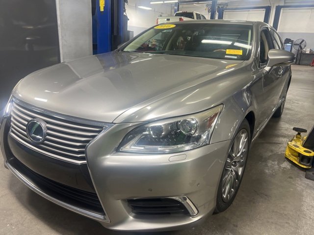 2016 Lexus LS Base's photo