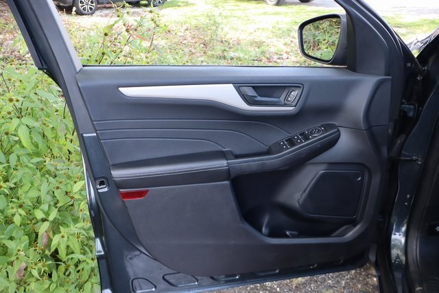 2022 Ford Escape SE photo 3