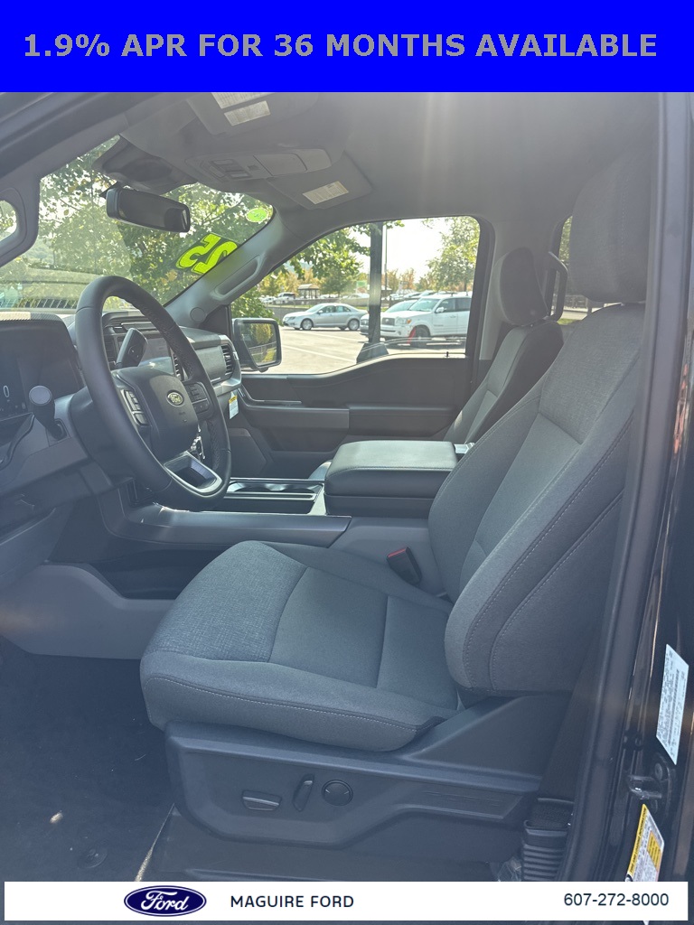2025 Ford F-150 XLT photo 9