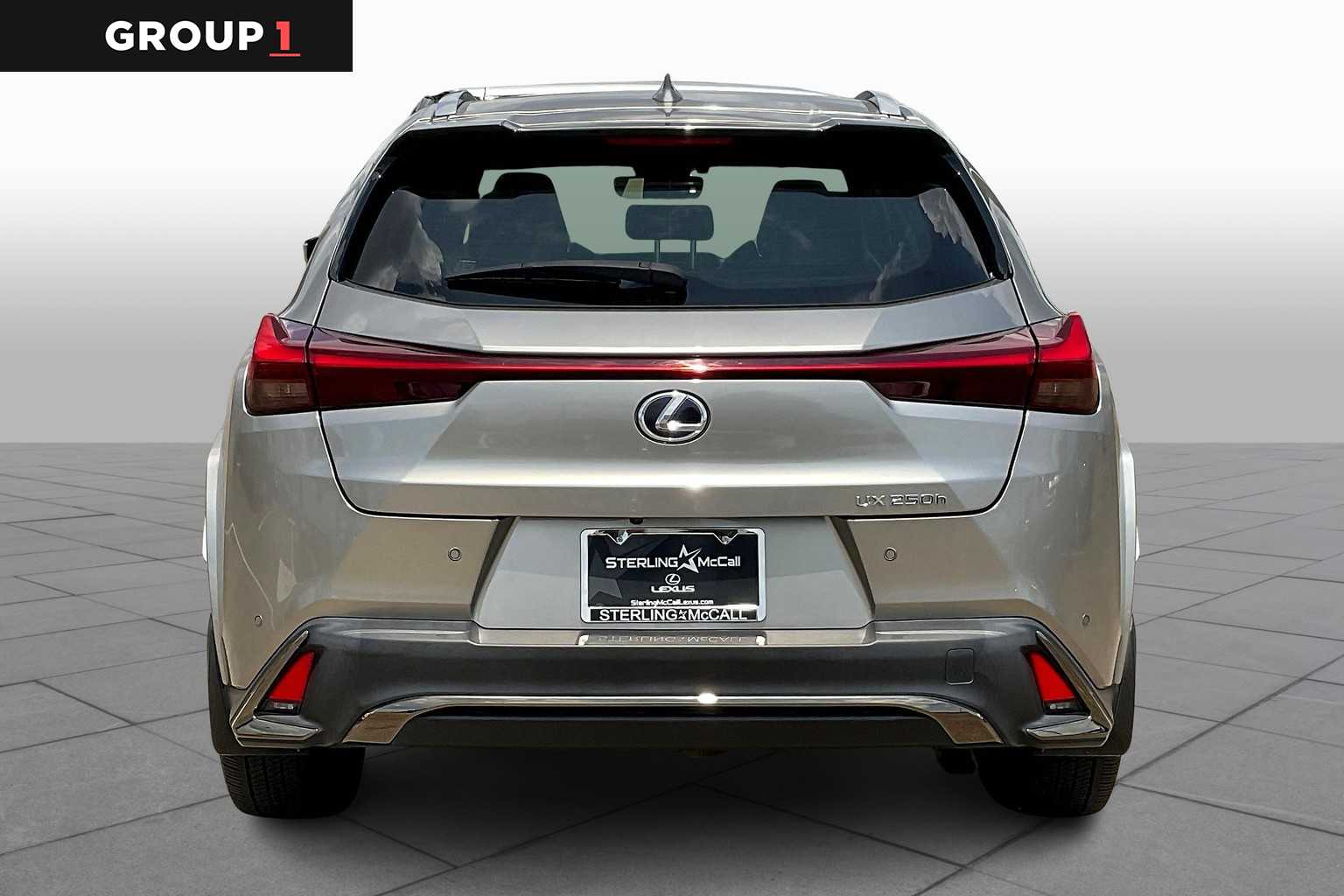 2022 Lexus UX 250h F SPORT photo 8