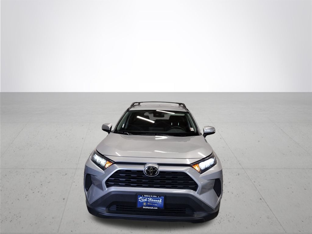 2019 Toyota RAV4 LE photo 2