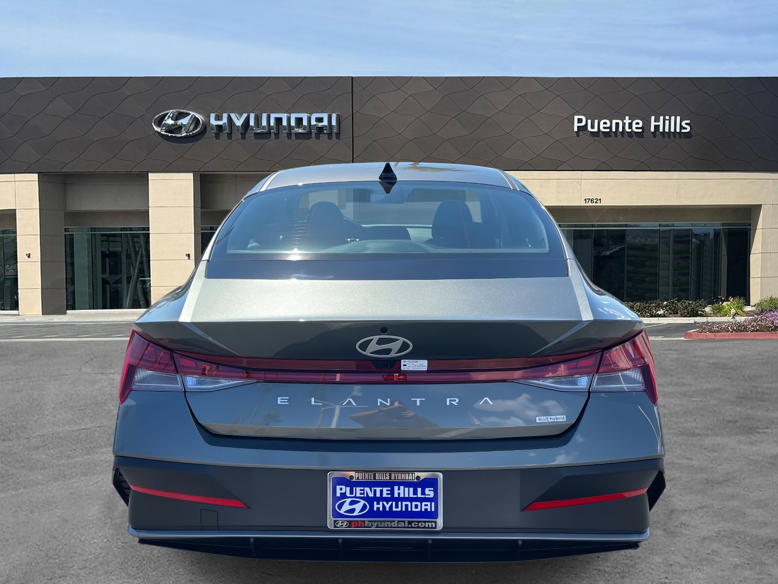 2025 Hyundai Elantra Hybrid Blue photo 4