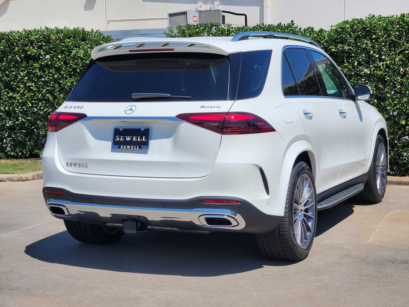 2026 Mercedes Benz GLE 450 4MATIC photo 3