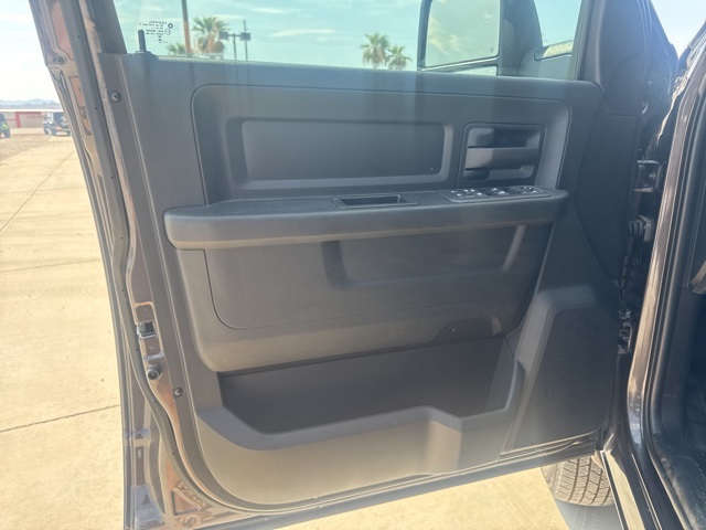 2025 Ram 3500 Tradesman photo 14