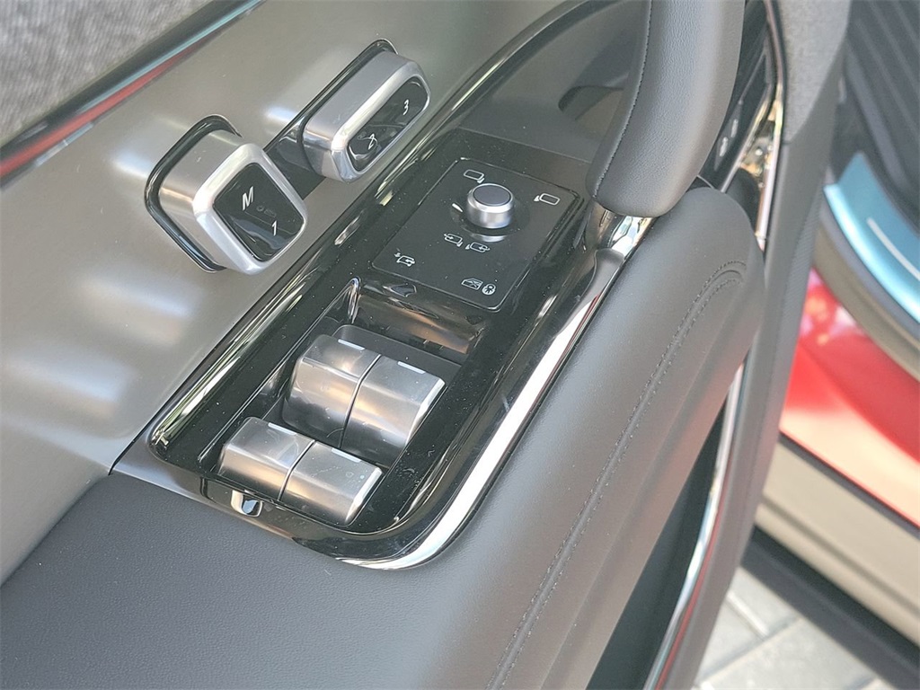 2025 Land Rover Range Rover Sport SE photo 22