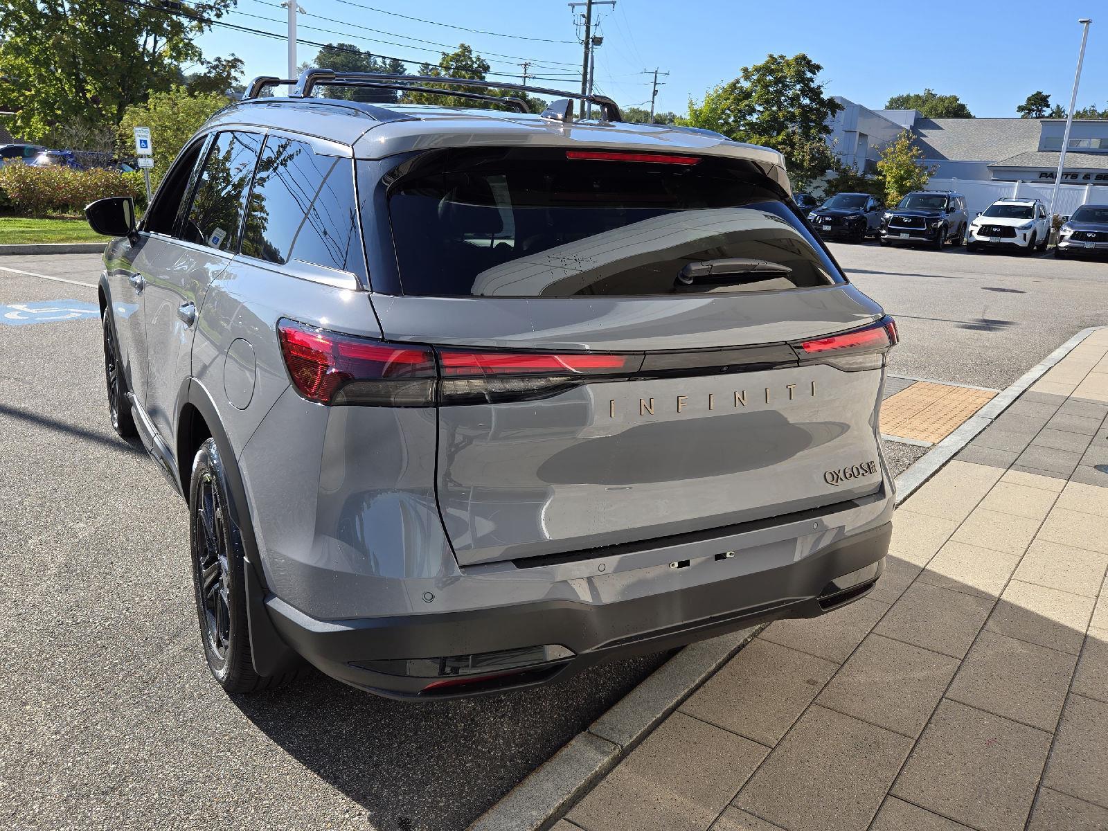 2026 Infiniti QX60 Luxe photo 12