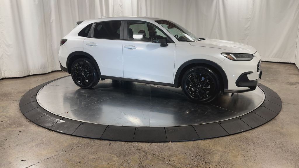 2025 Honda HR-V Sport photo 2