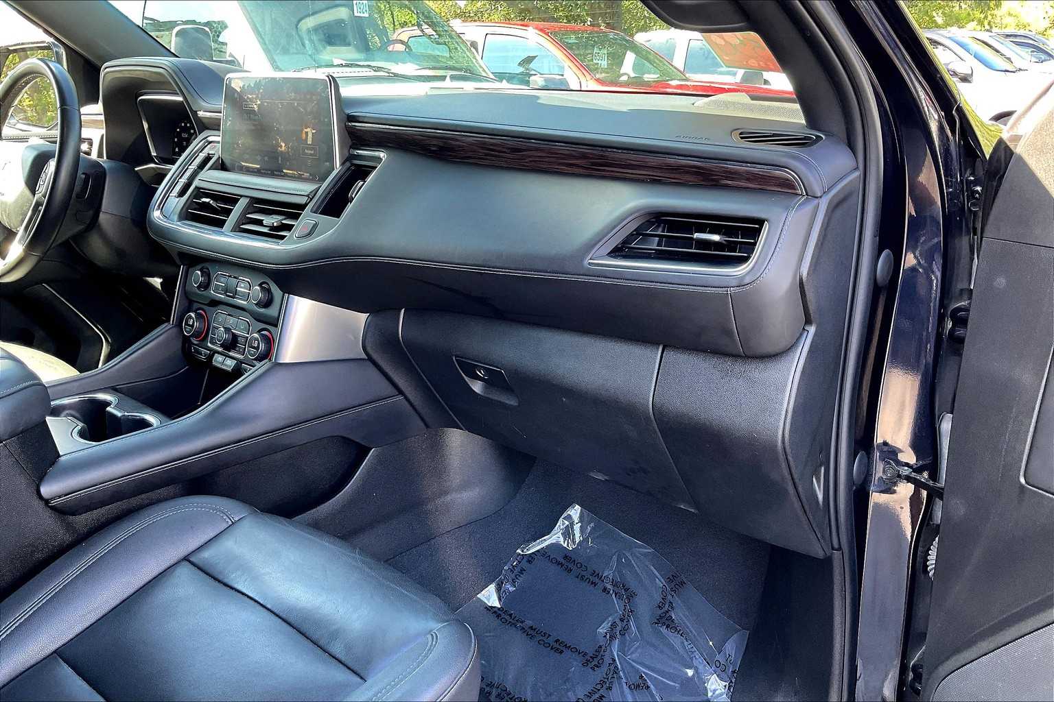 2023 Chevrolet Suburban LT photo 15