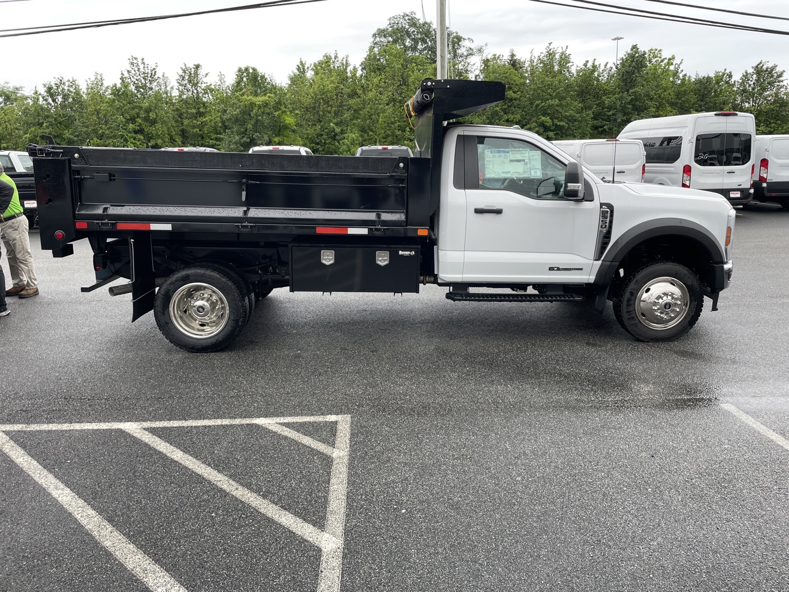 2024 Ford F-550 photo 5