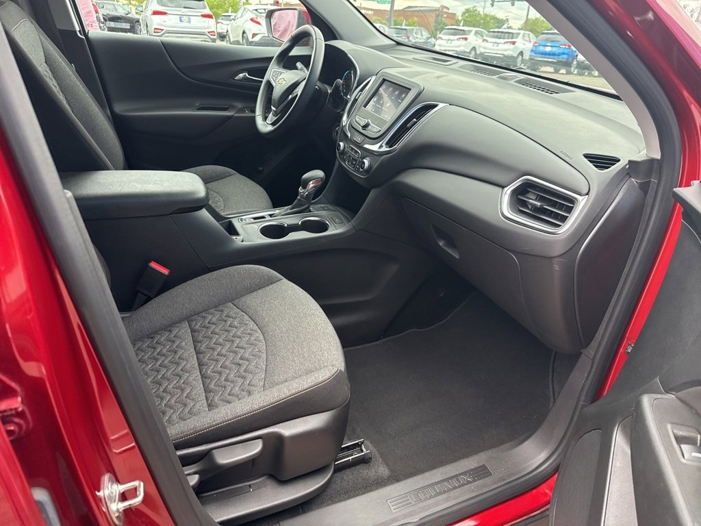 2024 Chevrolet Equinox LT photo 30