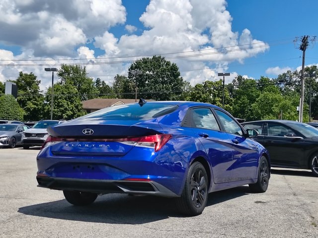 2021 Hyundai Elantra SEL photo 9