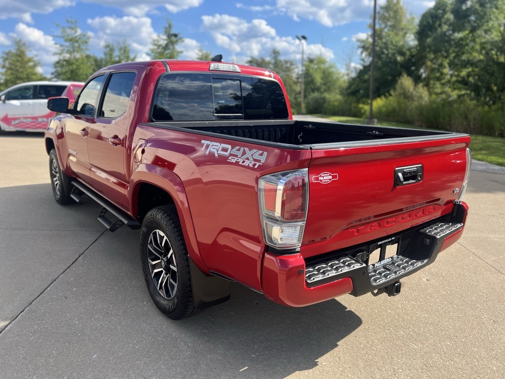 2021 Toyota Tacoma TRD Sport photo 3