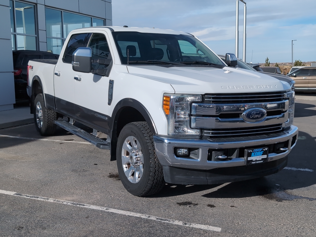 2017 Ford F-250 Lariat photo 2