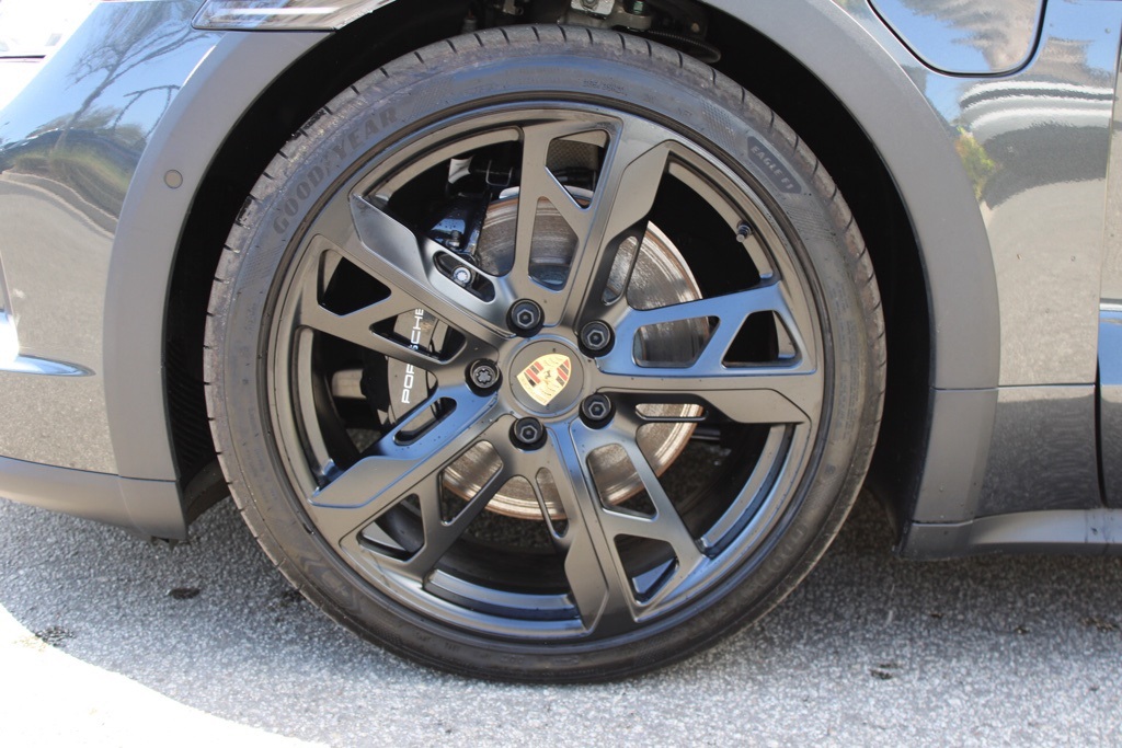 2025 Porsche Taycan 4S Cross Turismo photo 11