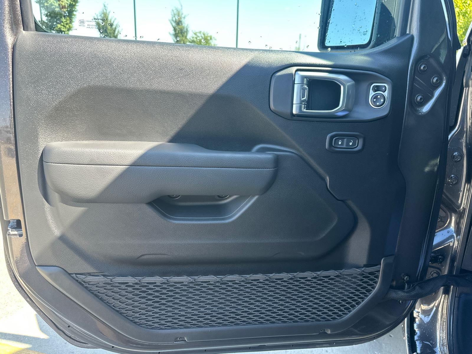 2025 Jeep Wrangler Sport S photo 6
