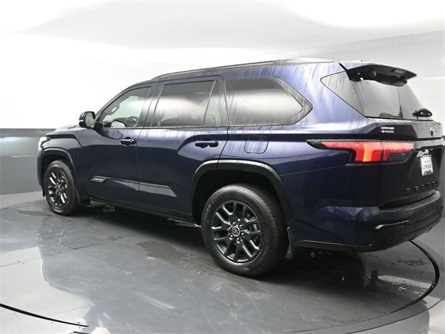2023 Toyota Sequoia Platinum photo 3