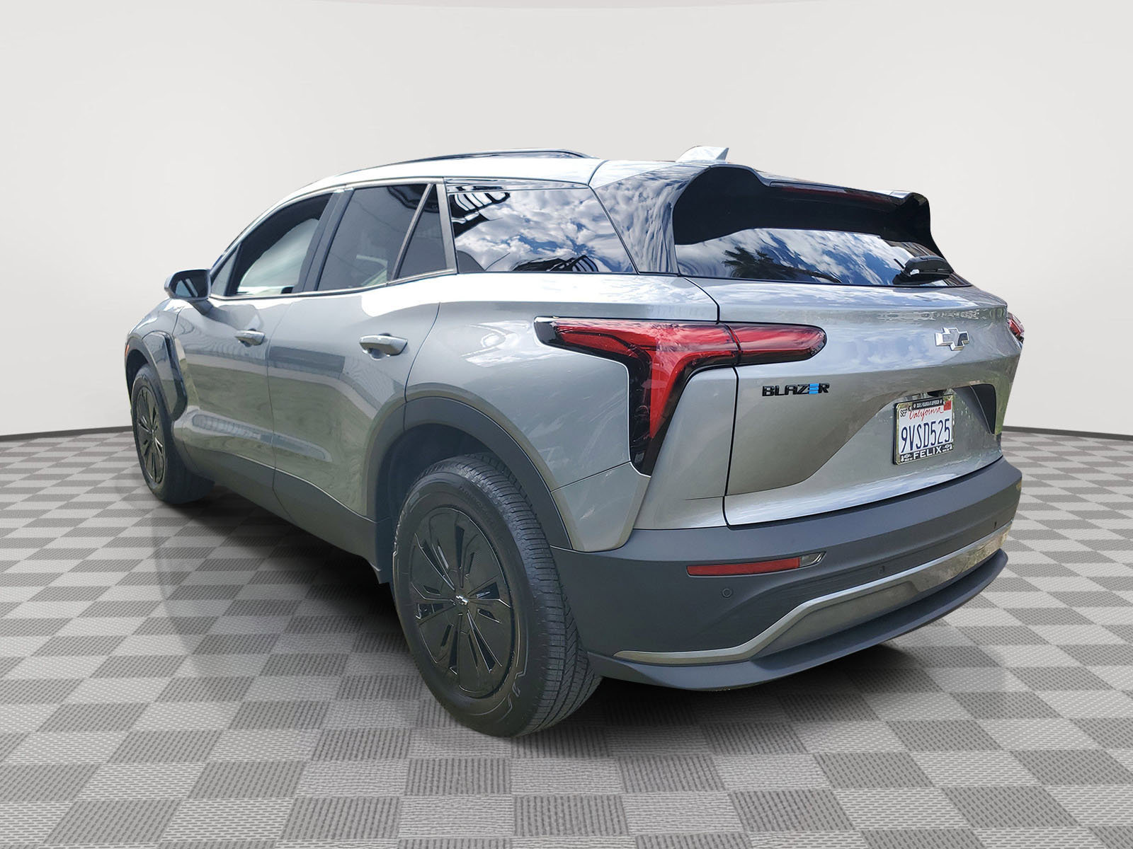 2026 Chevrolet Blazer EV photo 2