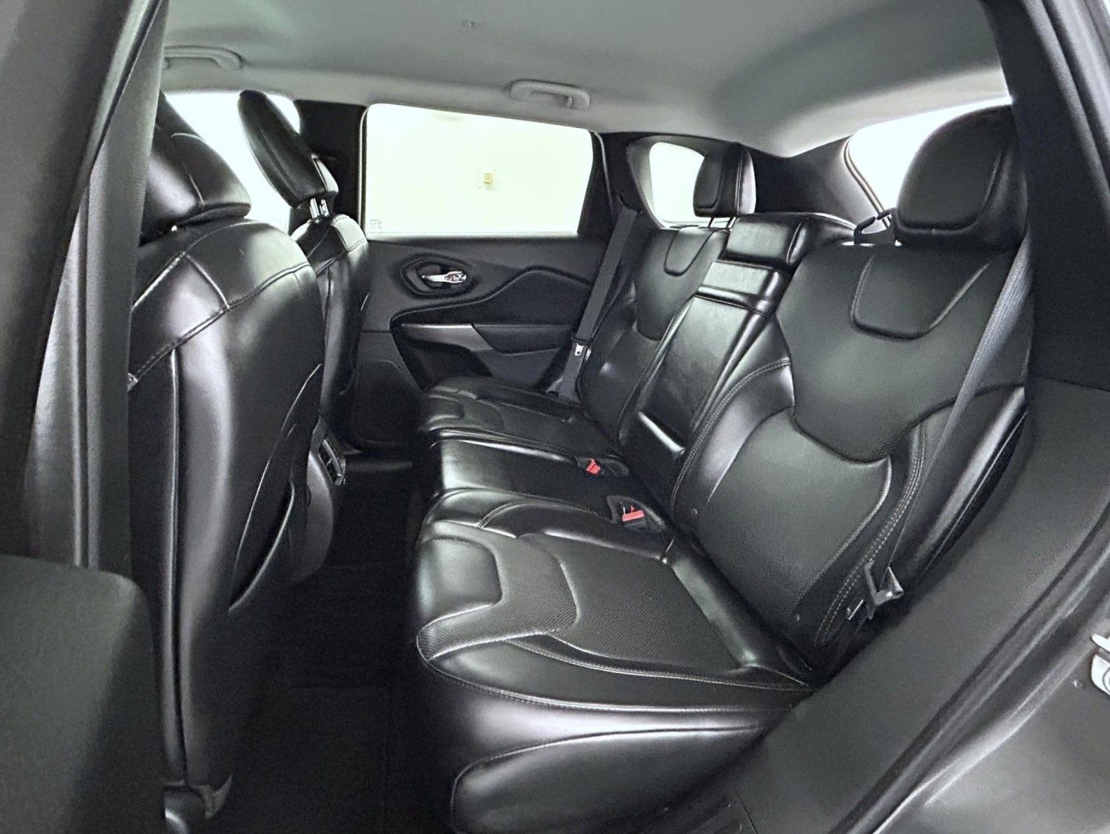 2019 Jeep Cherokee Limited photo 18