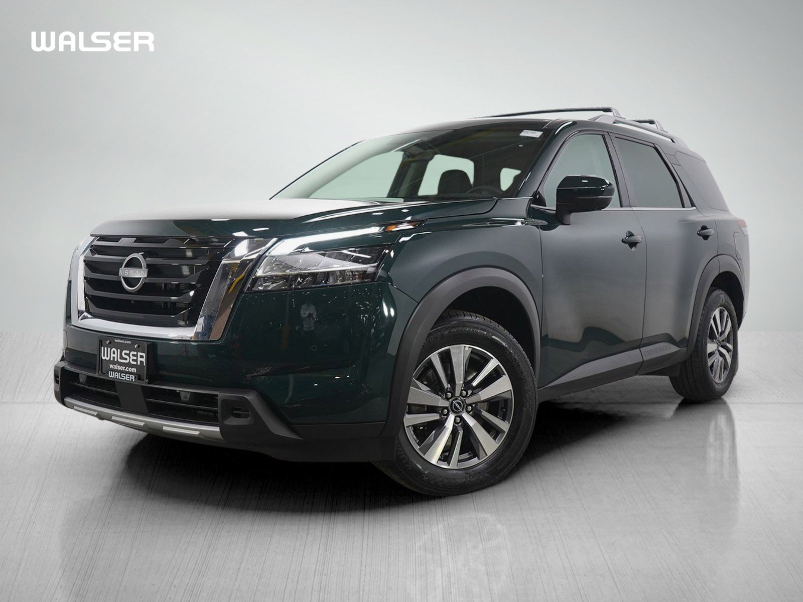 2023 Nissan Pathfinder SL's photo