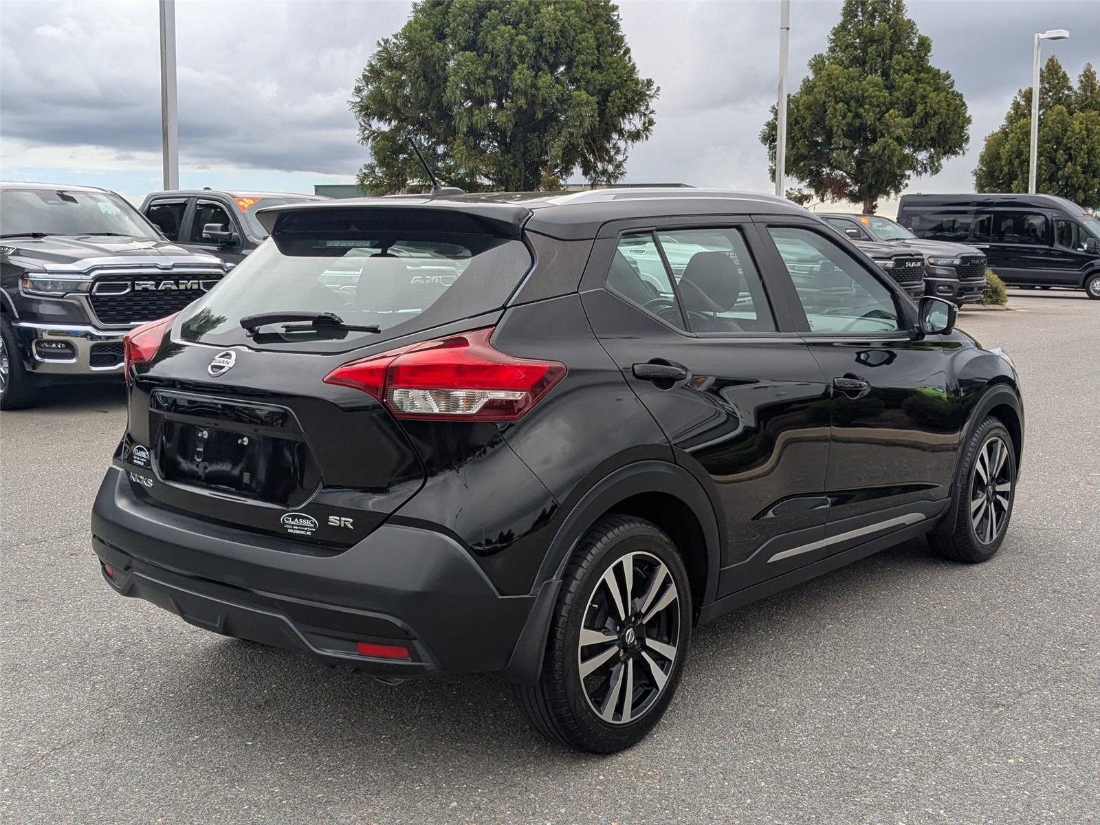 2019 Nissan Kicks SR photo 5