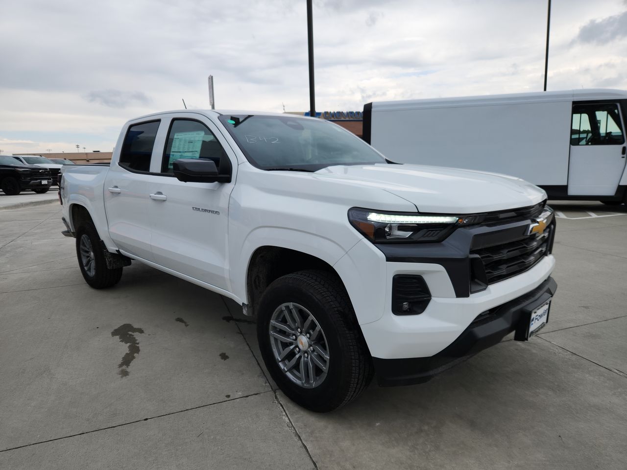 2025 Chevrolet Colorado Work Truck LT photo 2