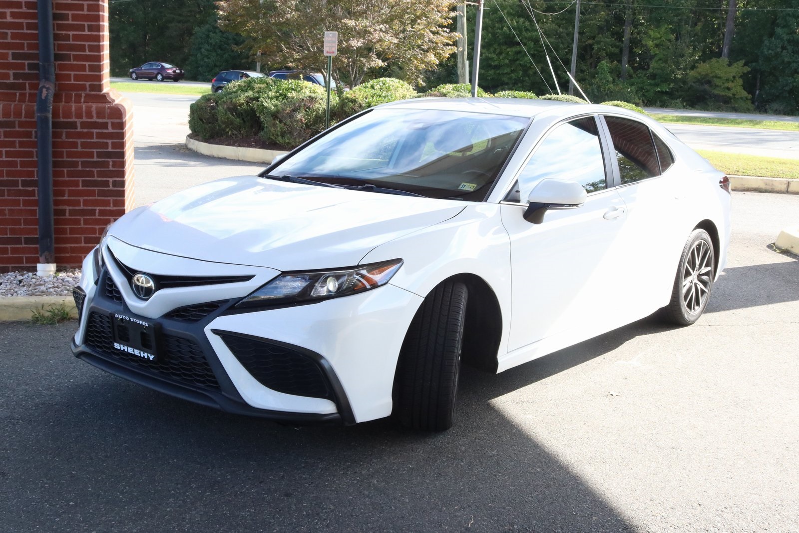 2022 Toyota Camry SE photo 3