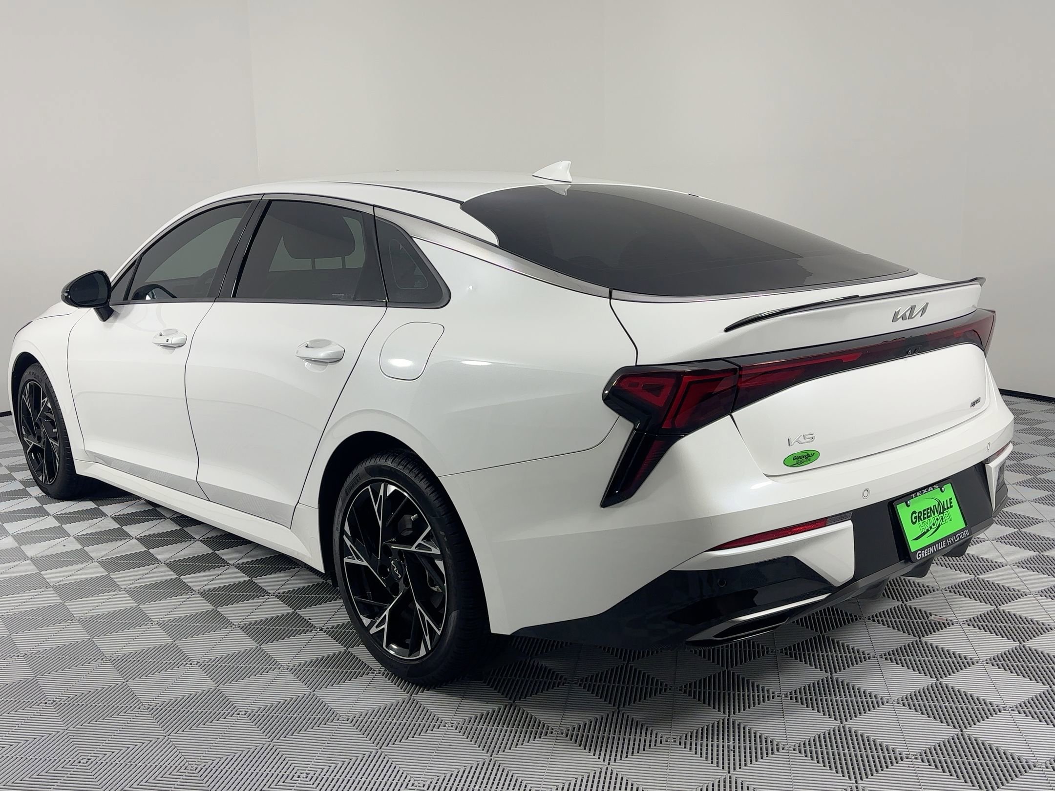 2025 Kia K5 GT-Line photo 2