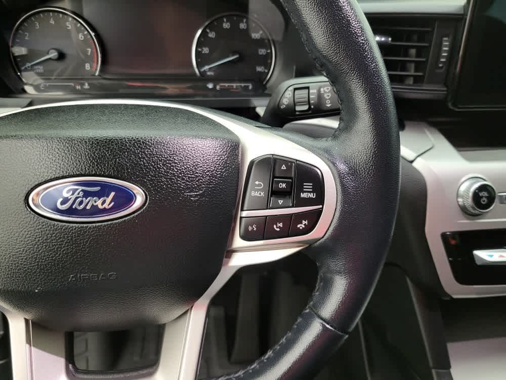 2022 Ford Explorer XLT photo 3