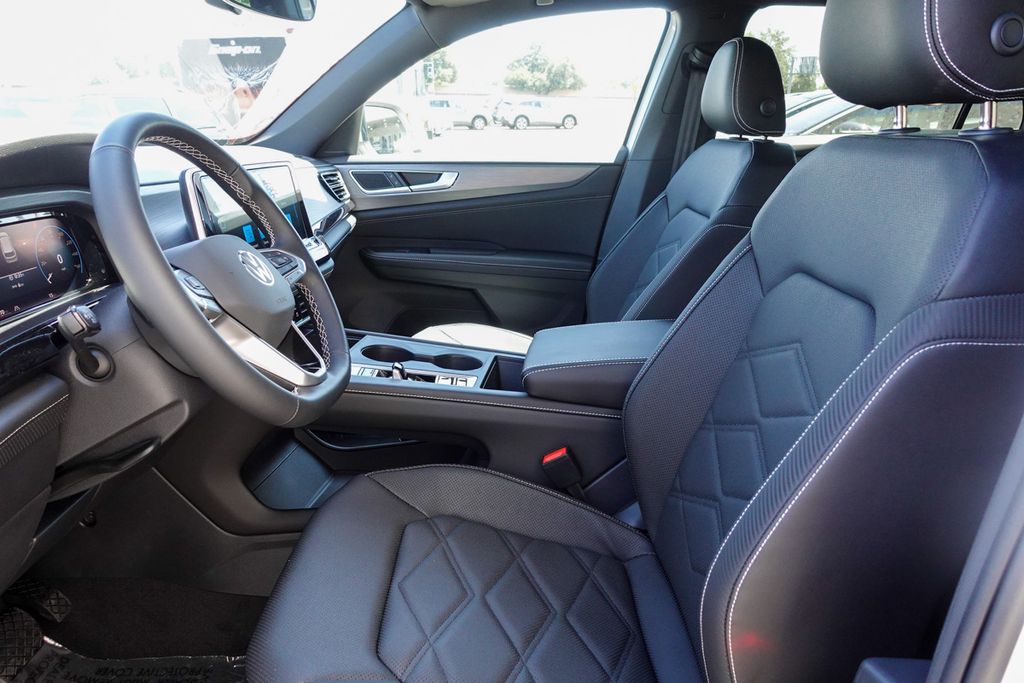 2025 Volkswagen Atlas Cross Sport SE photo 10