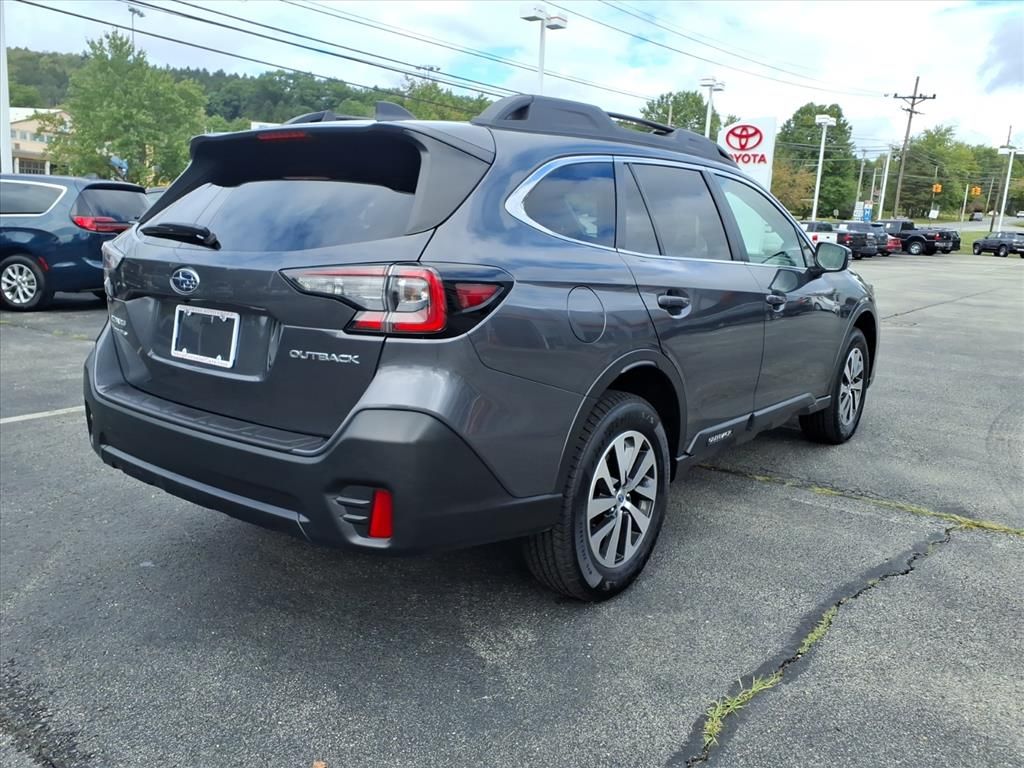 2022 Subaru Outback Premium photo 2