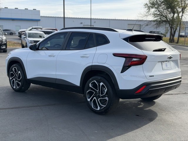 2026 Chevrolet Trax photo 2