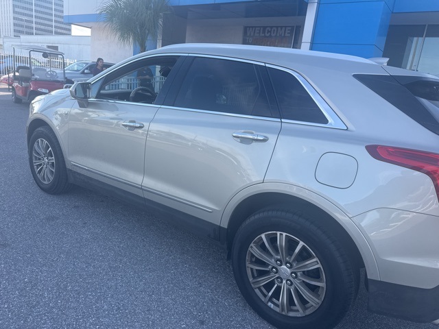 2017 Cadillac XT5 Luxury photo 3