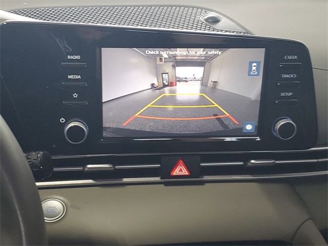 2022 Hyundai Elantra SEL Convenience photo 17