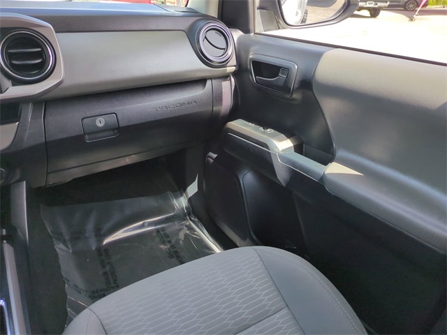 2018 Toyota Tacoma SR5 photo 16