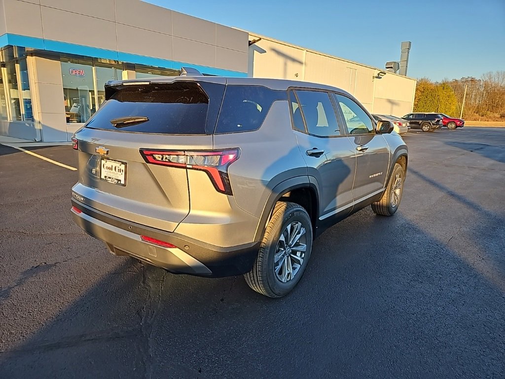 2026 Chevrolet Equinox LT photo 2