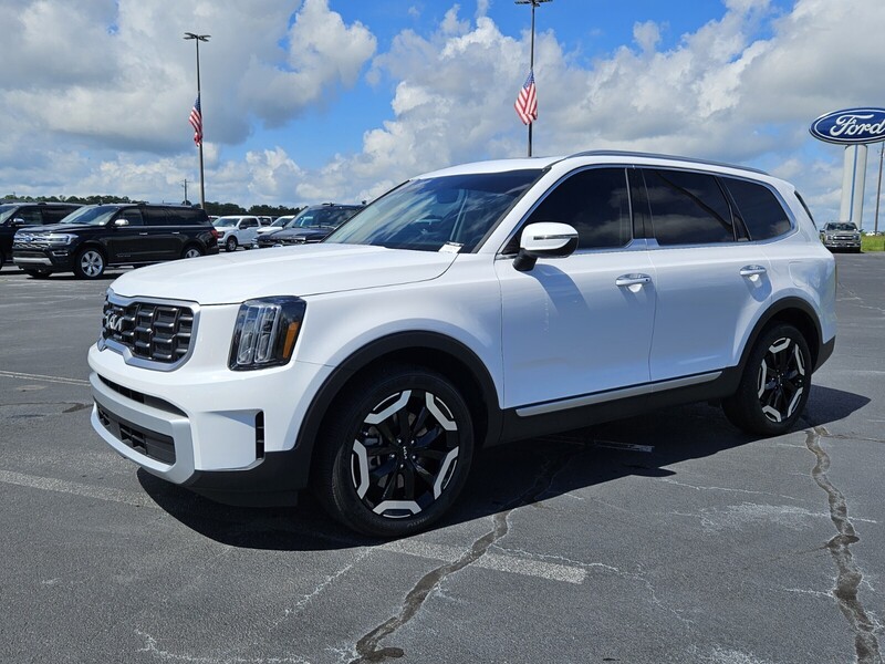 2025 Kia Telluride S photo 2