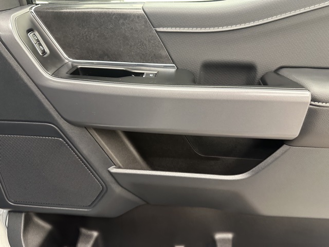 2025 Ford F-150 XLT photo 11