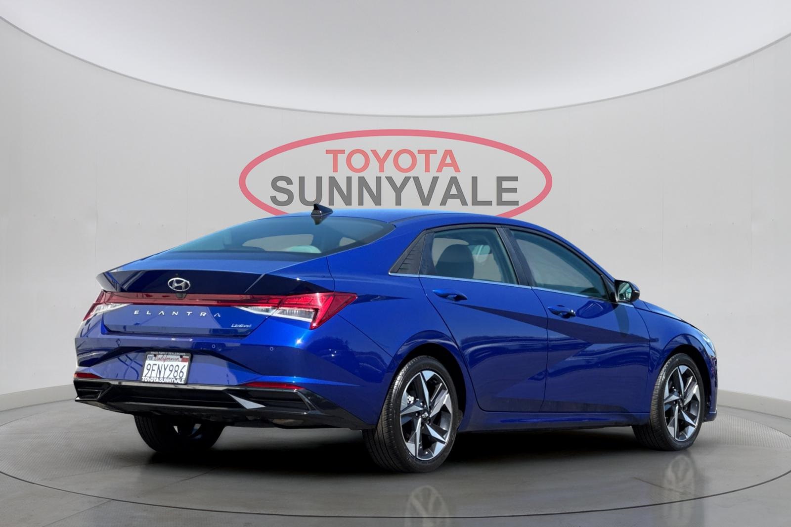 2023 Hyundai Elantra Limited photo 2