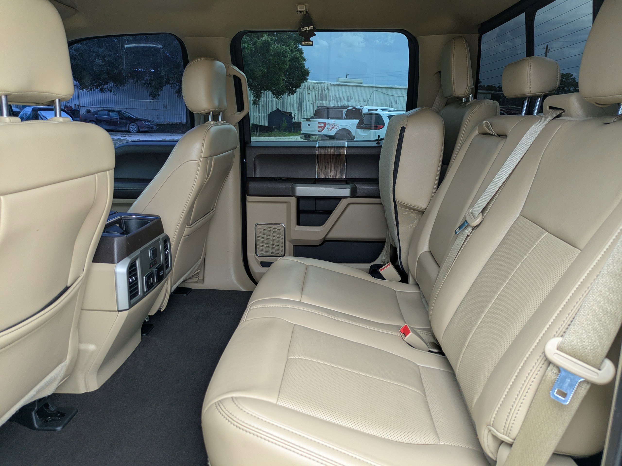 2019 Ford F-150 Lariat photo 10