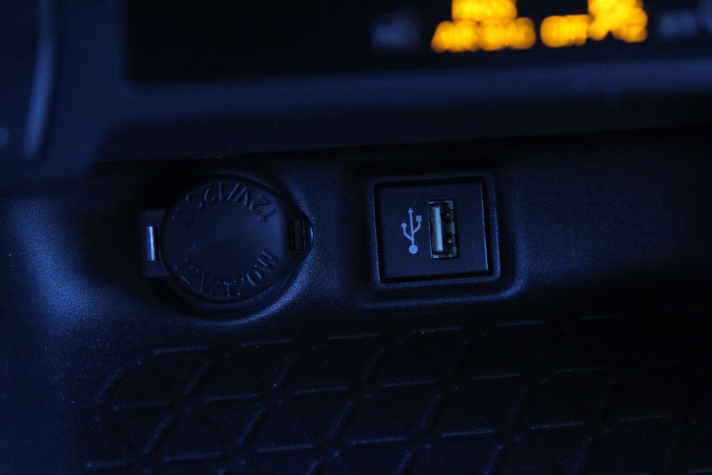 2023 Toyota RAV4 XLE photo 17