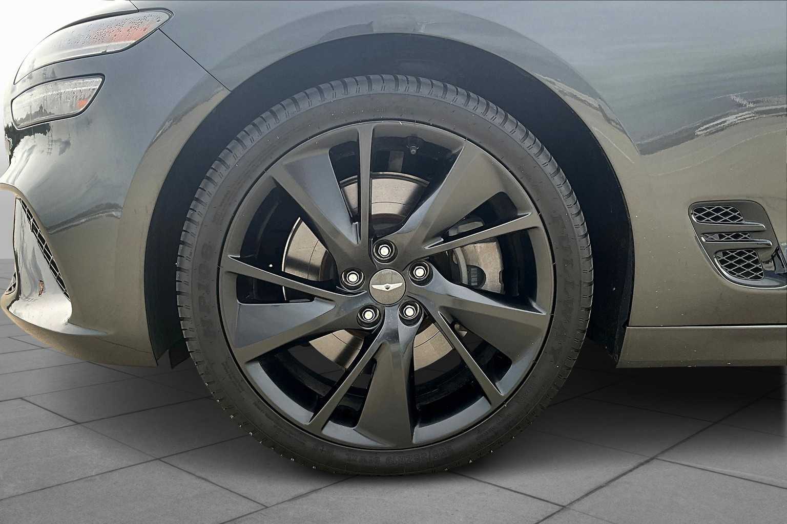 2023 Genesis G70 3.3T photo 9