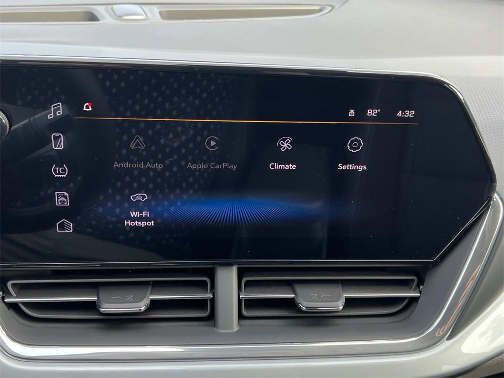 2025 Chevrolet Trax LT photo 13