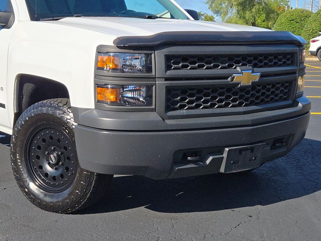 2015 Chevrolet Silverado 1500 photo 2