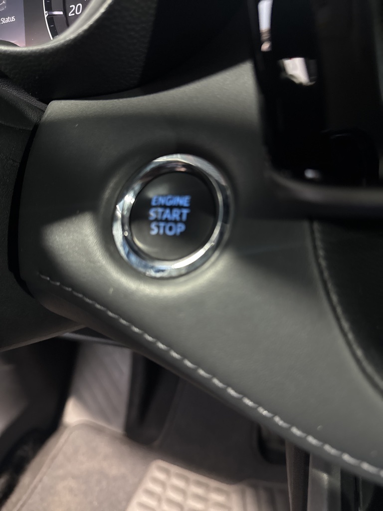 2022 Toyota Highlander LE photo 36