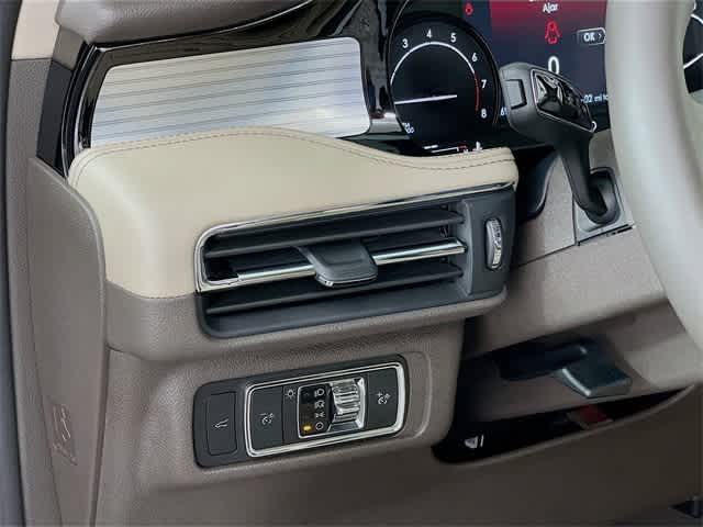 2022 Lincoln Corsair Standard photo 10