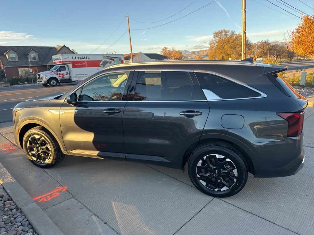 2024 Kia Sorento S photo 4