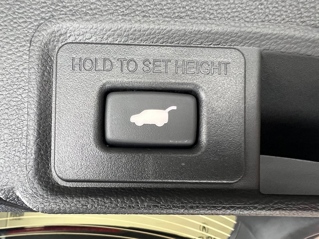 2025 Acura RDX photo 24