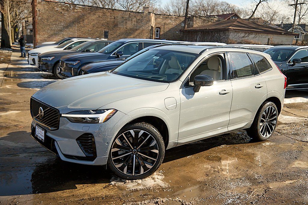 2026 VOLVO XC60 - Image 2