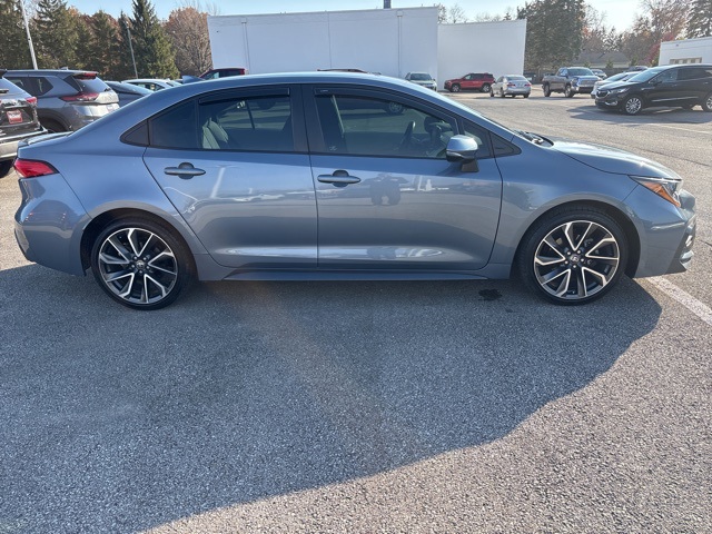 2022 Toyota Corolla SE photo 3