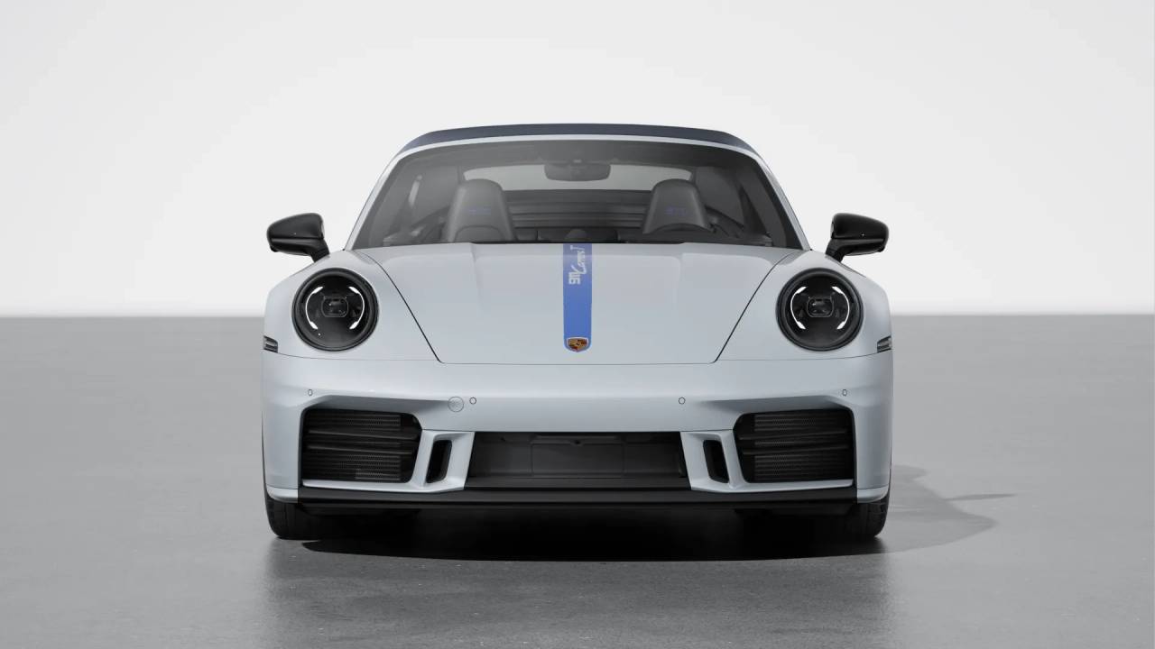 2026 Porsche 911 Cabriolet photo 8